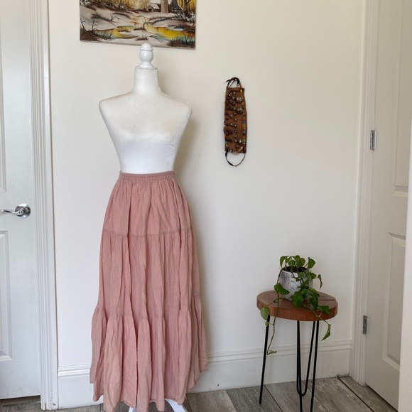Maxi skirt 100% cotton. In gently used condition peach color - Picture 5 of 5